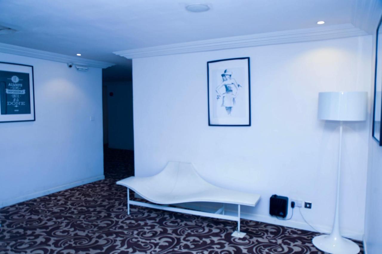 Mobushipe Summerset Continental Hotel Gana מראה חיצוני תמונה